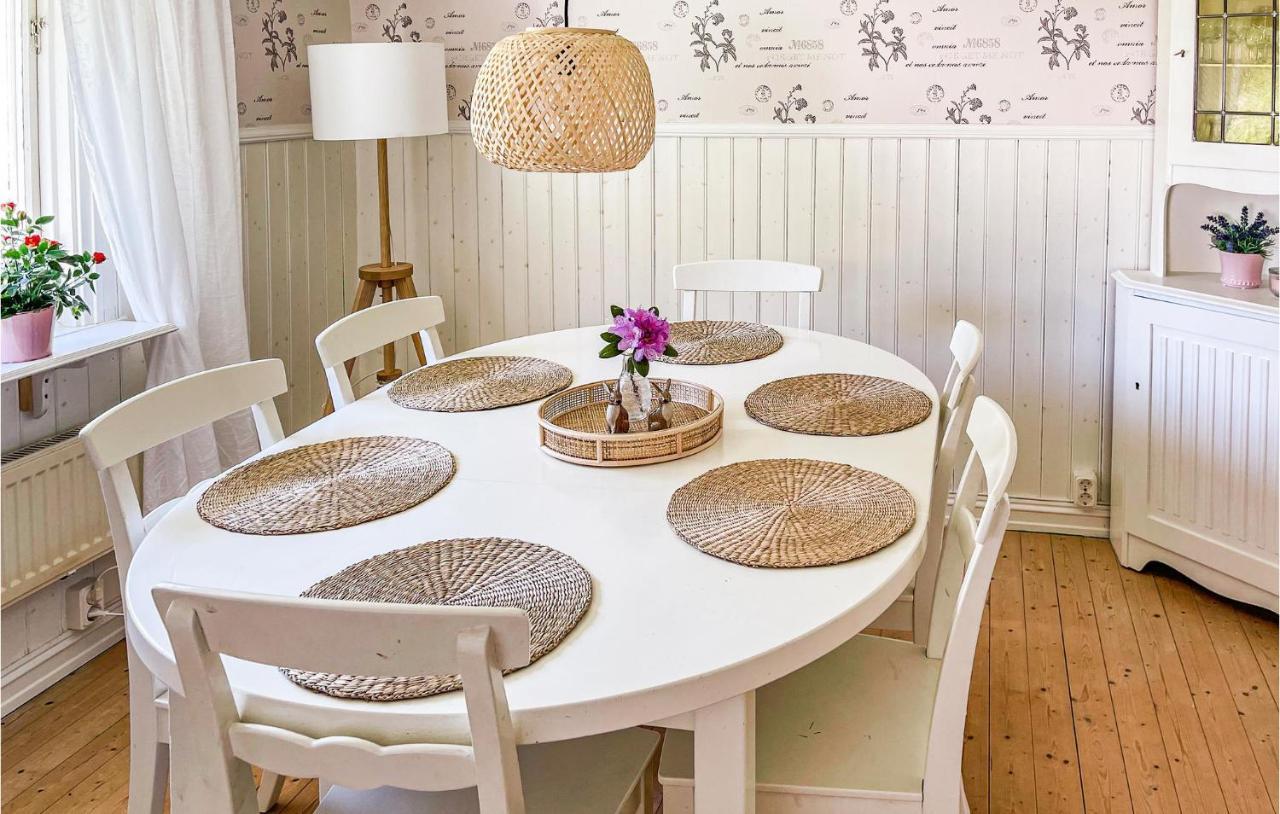 Cozy Home In Strmstad With Wifi Strömstad Zewnętrze zdjęcie