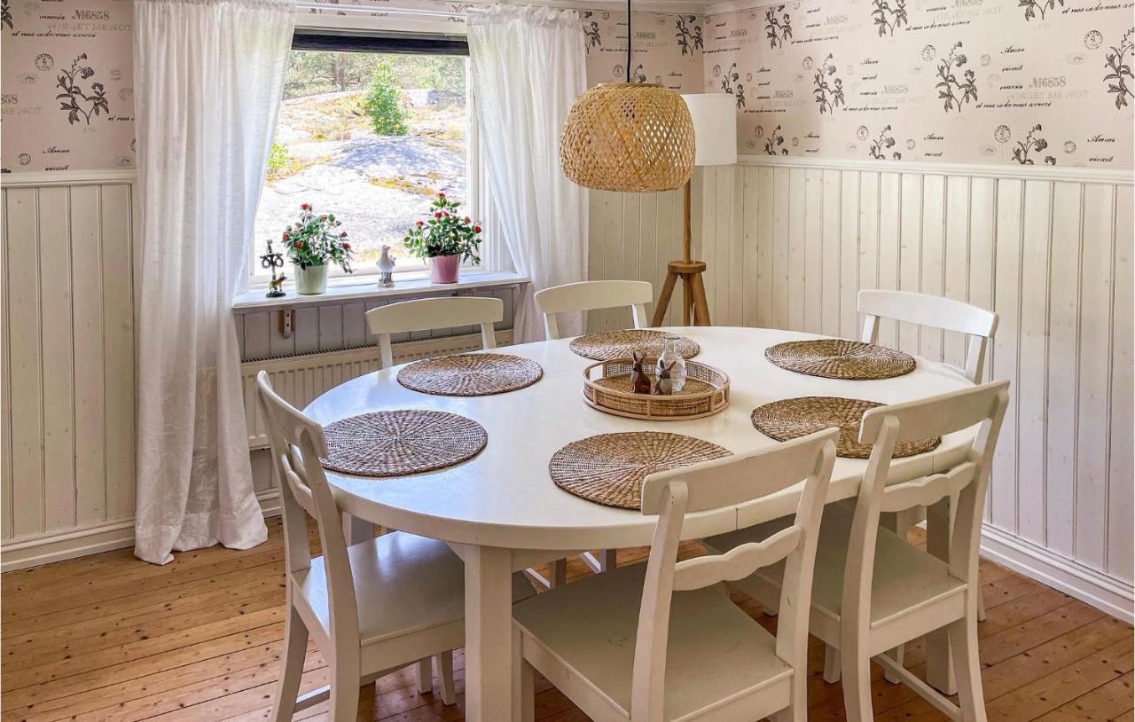 Cozy Home In Strmstad With Wifi Strömstad Zewnętrze zdjęcie